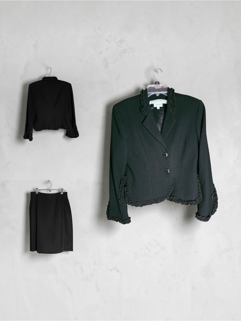 Vintage Noviello Bloom Neiman Marcus Black Wool Ruffle Skirt Suit Size 10